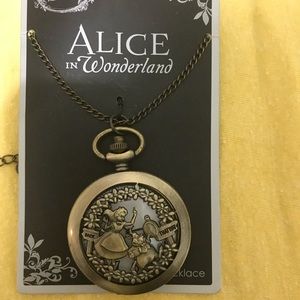 BNWT Alice In Wonderland Necklace
